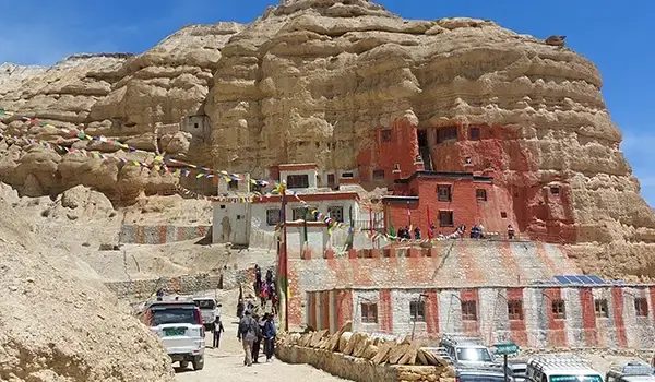 Cave In Mustang Region